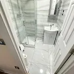 2Bdr En Suite Wembley Apartment Retreat