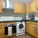2Bdr En Suite Wembley Apartment Retreat